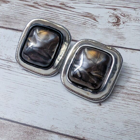 Vintage Clip On Earrings - Brown Caramel Tones 1 & 3/8" - Fair Condition - Picture 3 of 10